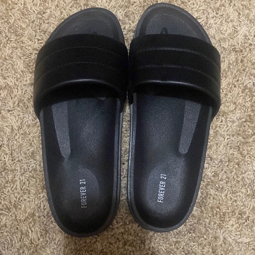 Forever 21 slides